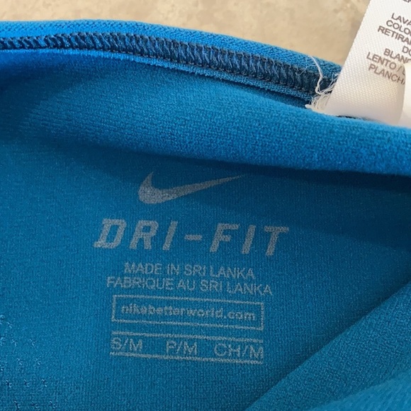 Nike Breathable Compression Teal workout tank - Picture 4 of 9